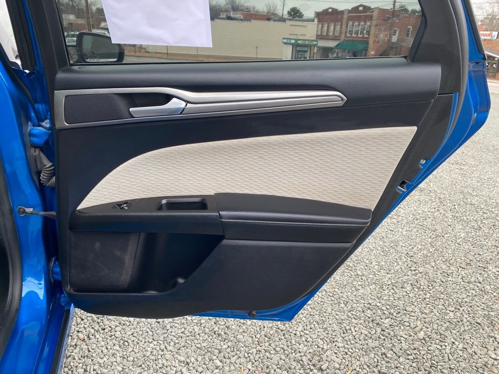 Used 2019 Ford Fusion SE w/ Equipment Group 151A image 19