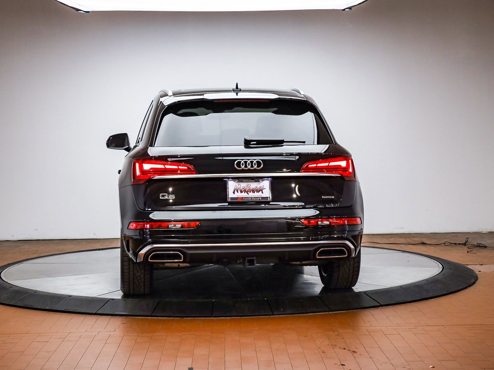 Used 2023 Audi Q5 2.0T Premium Plus w/ Premium Plus Package image 3