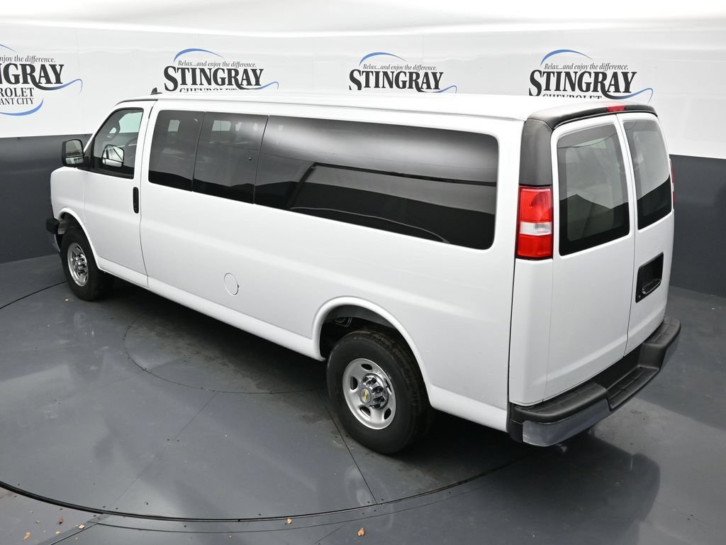 Used 2025 Chevrolet Express 3500 LT w/ LT Preferred Equipment Group RWD image 22
