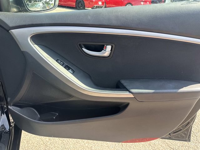 Used 2016 Hyundai Elantra GT FWD image 9