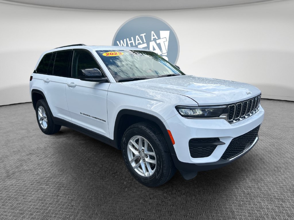 Used 2023 Jeep Grand Cherokee Laredo