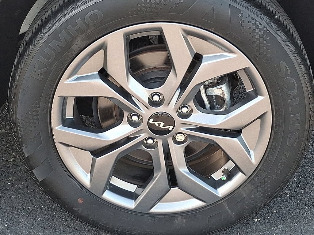 Certified 2024 Kia Seltos LX AWD/4WD image 9