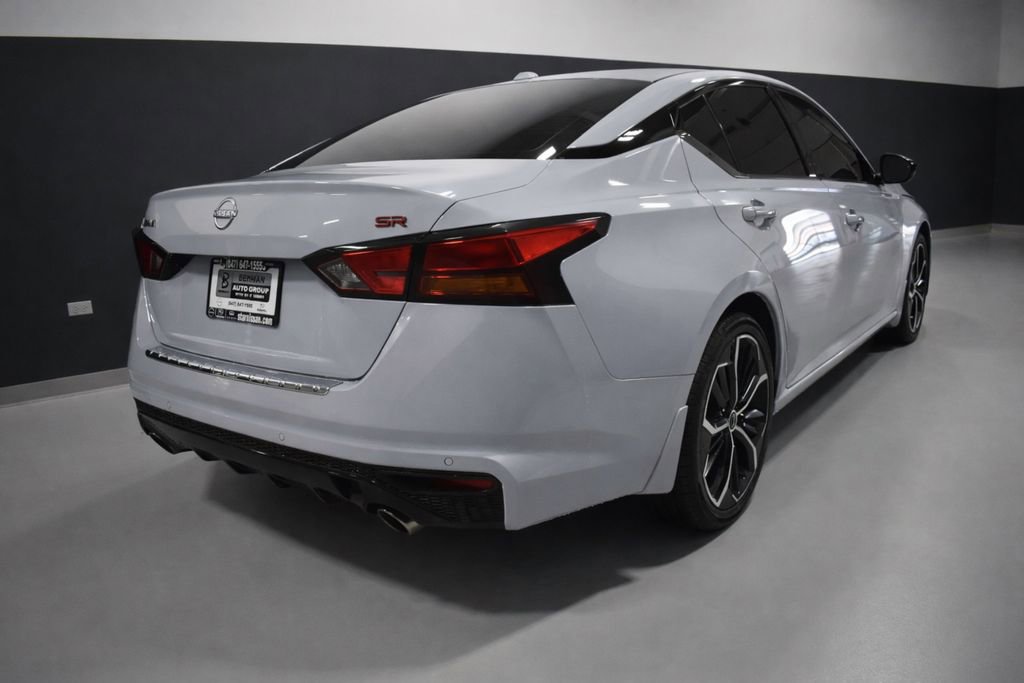 Used 2023 Nissan Altima 2.5 SR w/ SR Premium Package image 8
