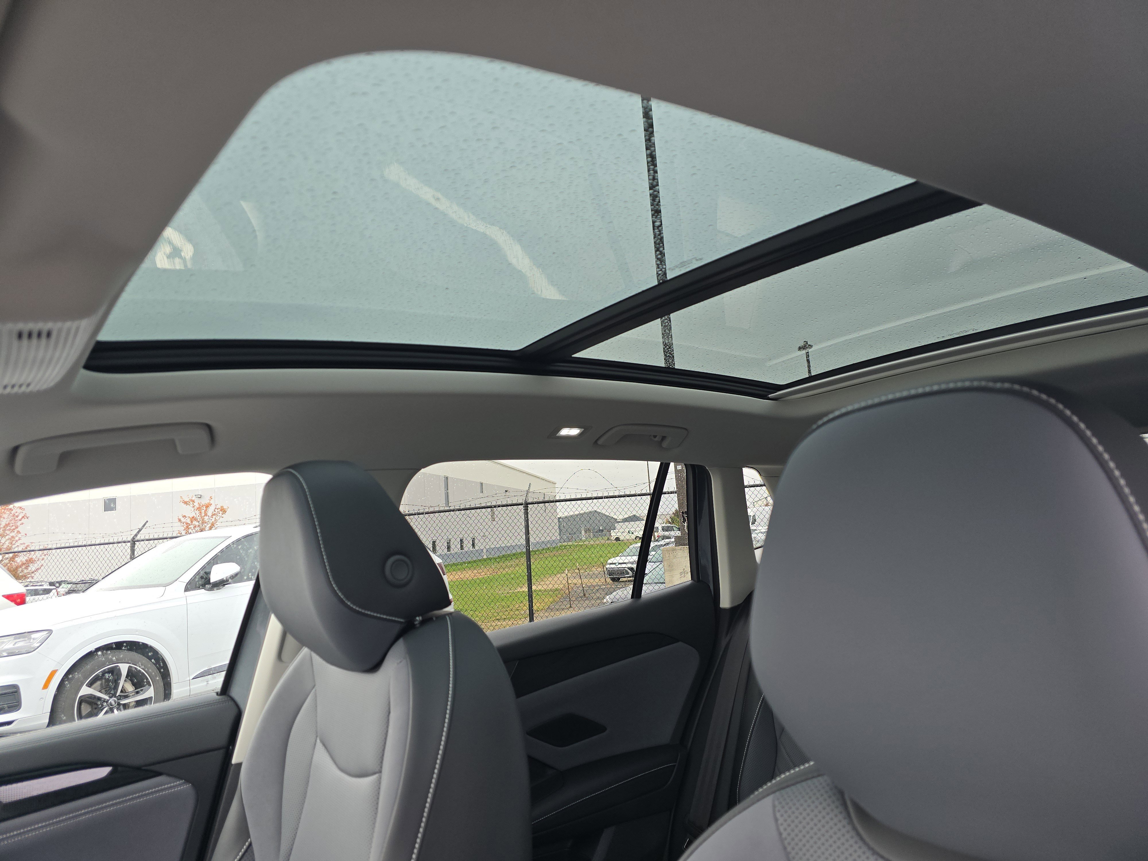 New 2026 Volkswagen Tiguan SE image 9