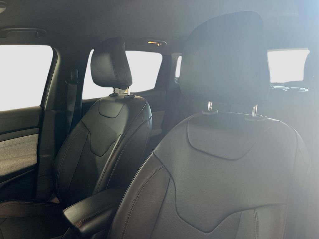 Used 2023 Jeep Compass Latitude image 30