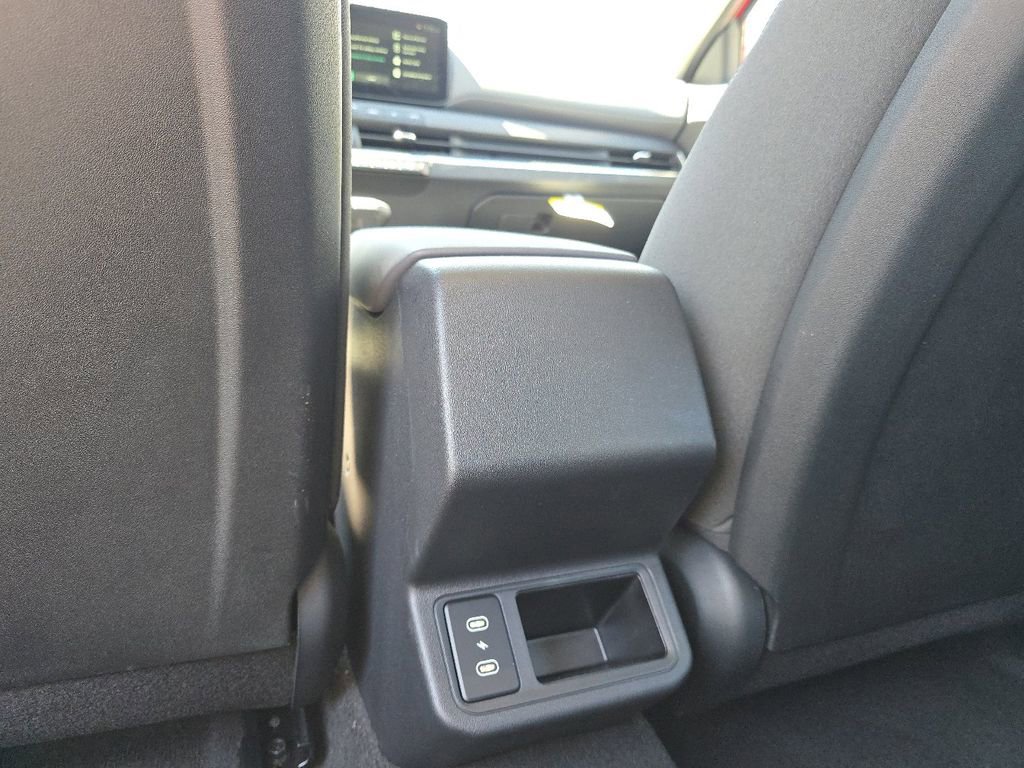 Used 2025 Kia K4 LXS image 22