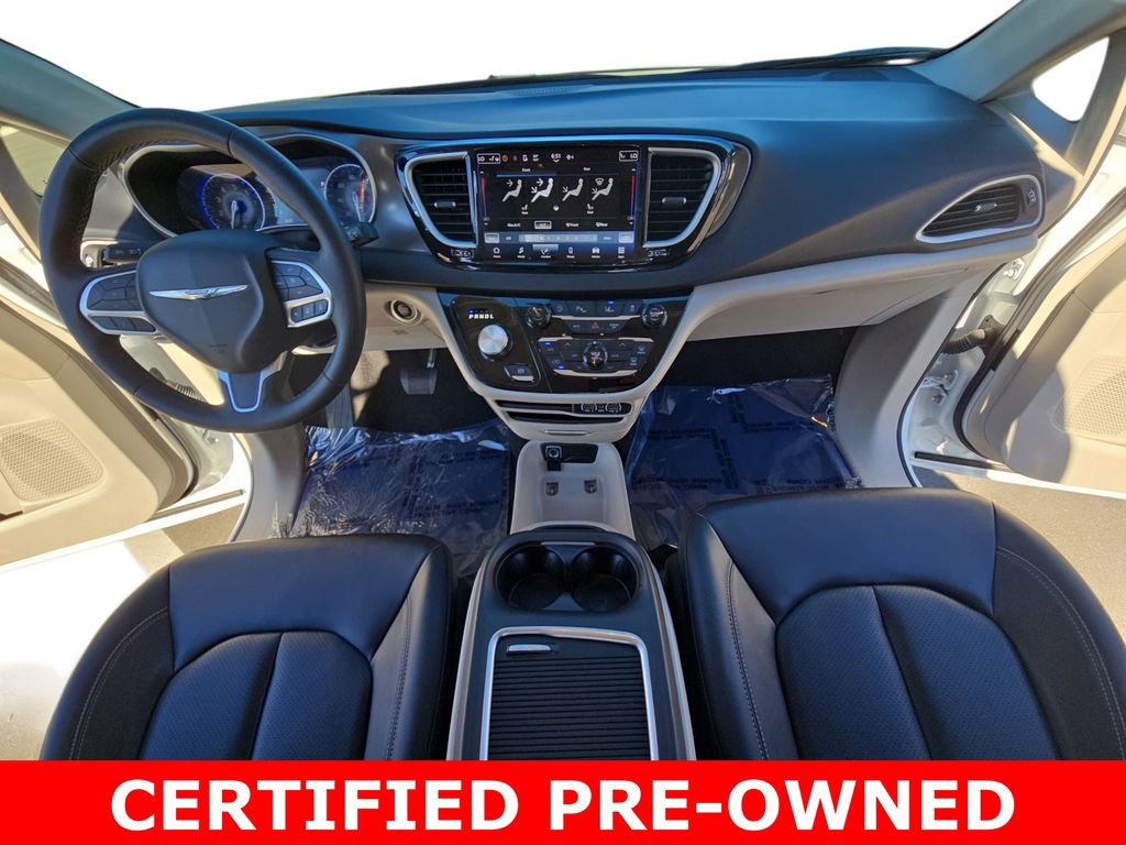 Used 2024 Chrysler Pacifica Touring-L image 9