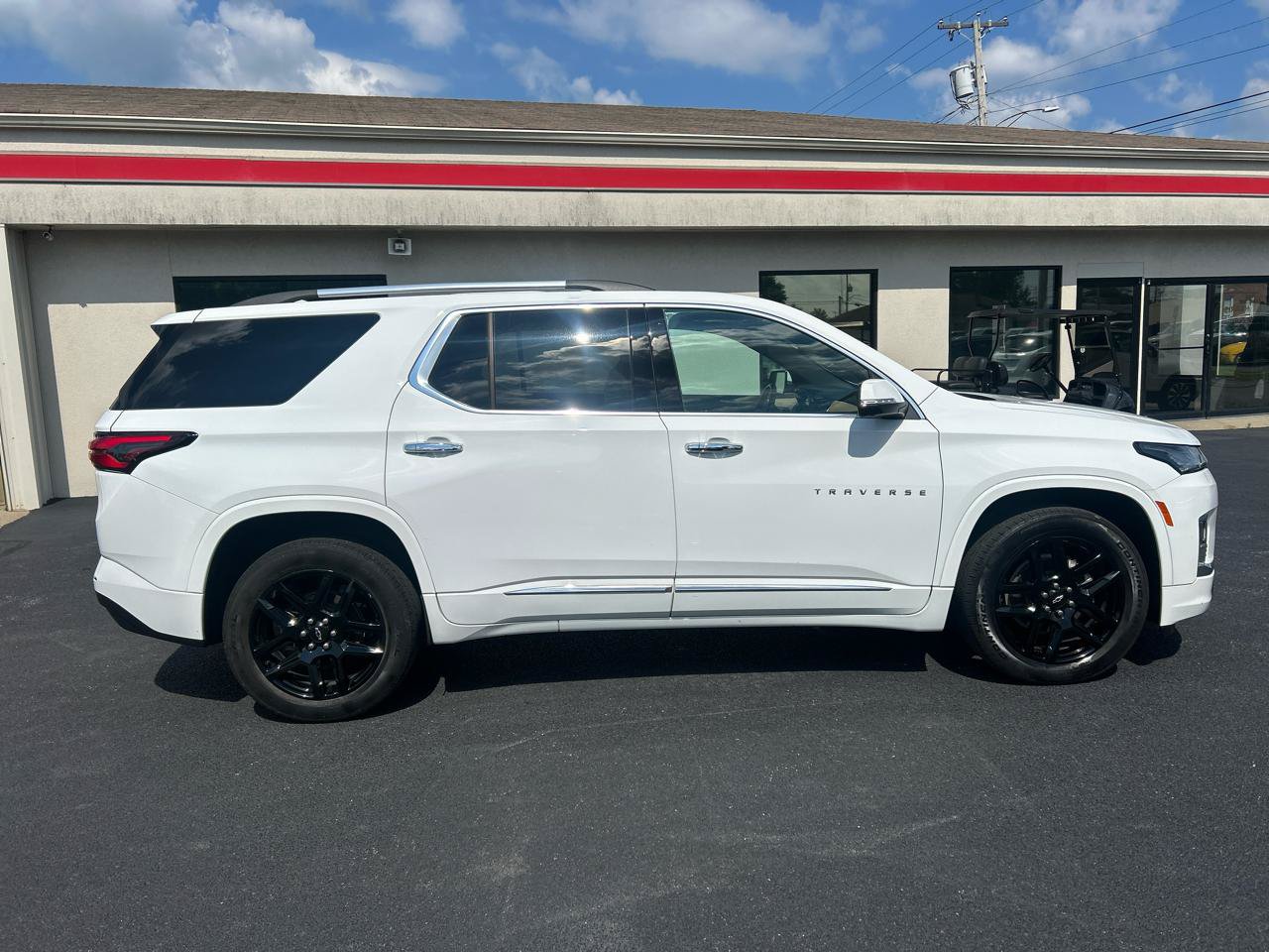 Used 2022 Chevrolet Traverse Premier w/ LPO, Floor Liner Package FWD image 4
