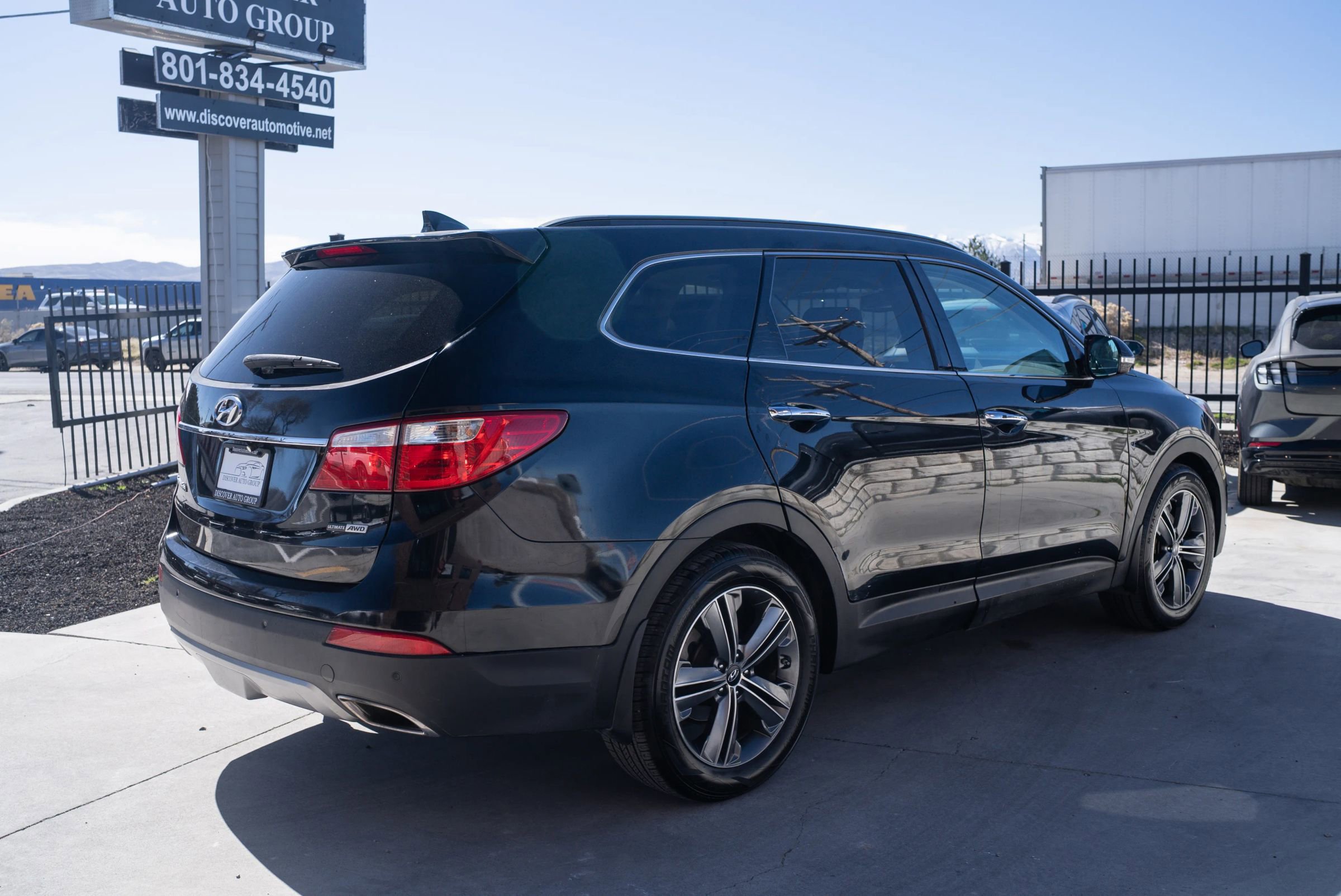 Used 2015 Hyundai Santa Fe GLS w/ Option Group 03 AWD/4WD image 9