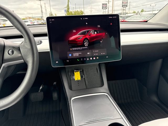 Used 2022 Tesla Model Y Long Range AWD/4WD image 24