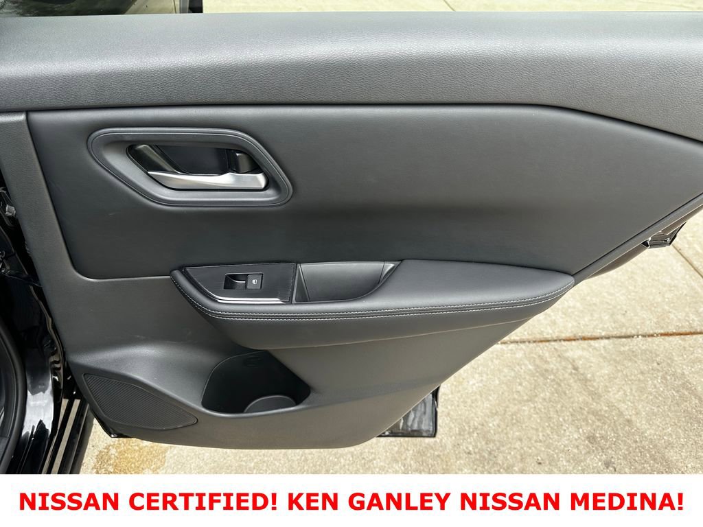 Certified 2026 Nissan Rogue SV AWD/4WD image 45
