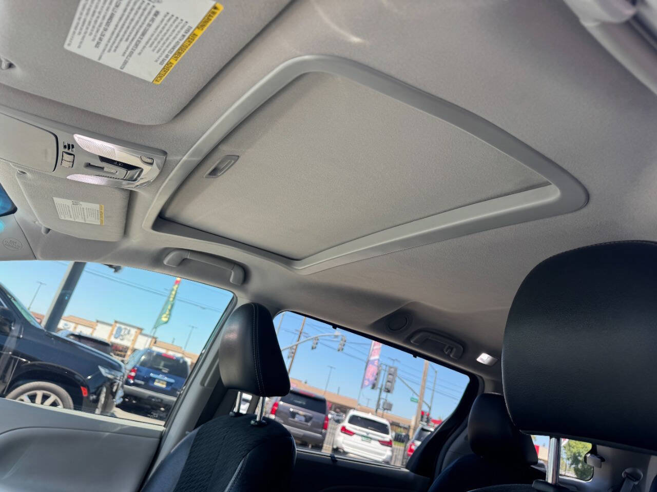 Used 2014 Toyota Sienna SE FWD image 19