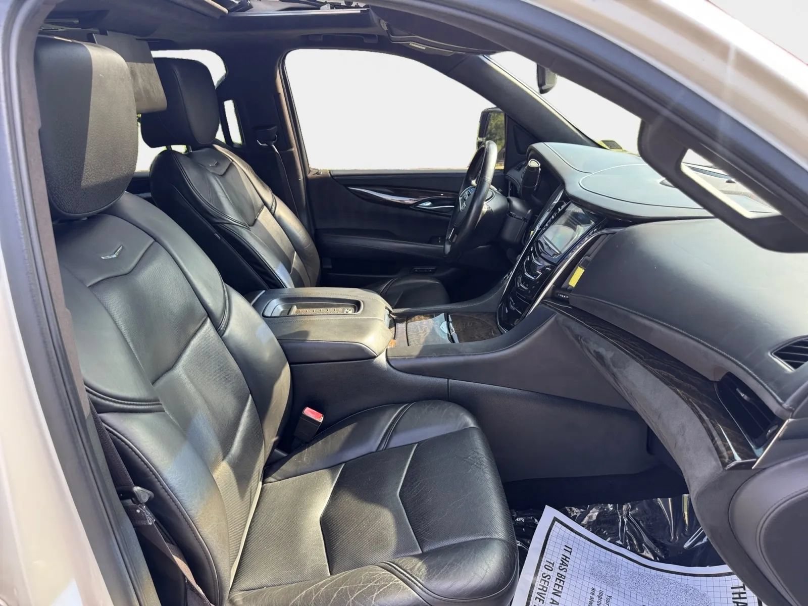 Used 2015 Cadillac Escalade Platinum RWD image 10