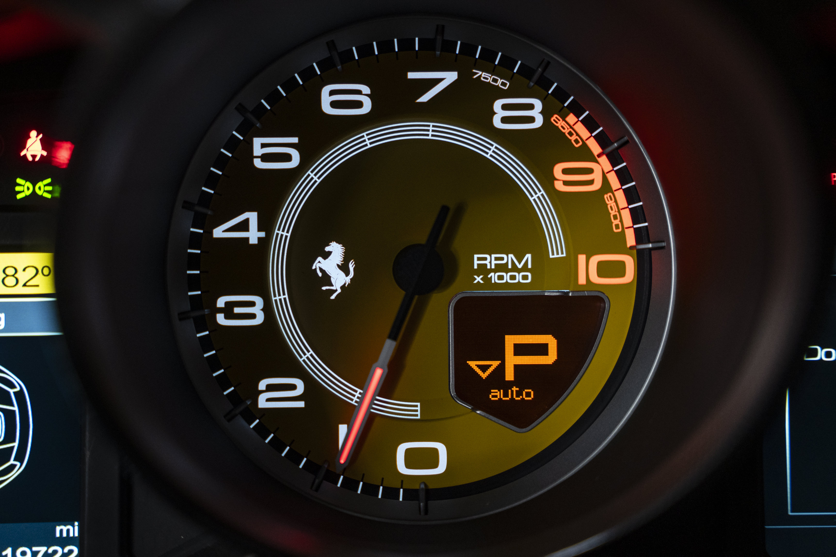 Used 2014 Ferrari F12 Berlinetta RWD image 34