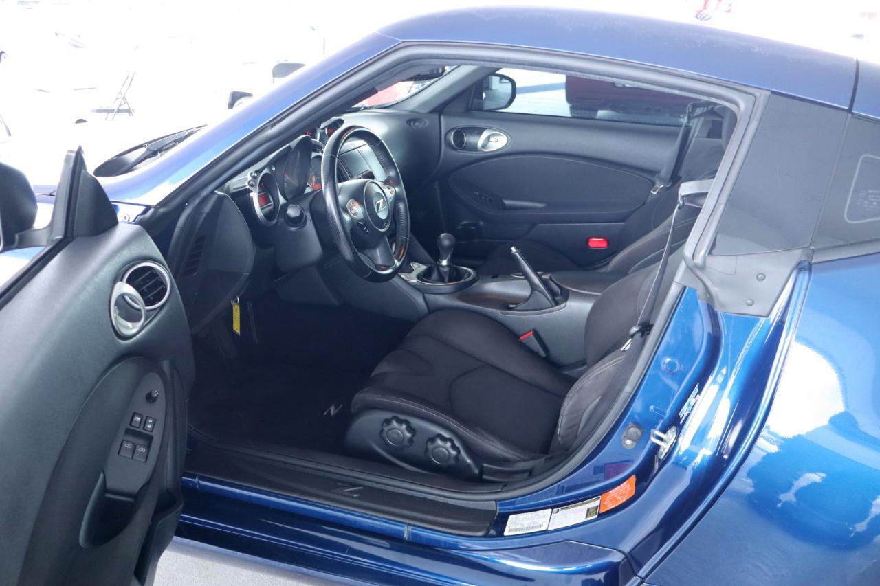 Used 2017 Nissan 370Z Coupe RWD image 13