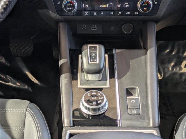 Used 2024 Mitsubishi Outlander SE image 21