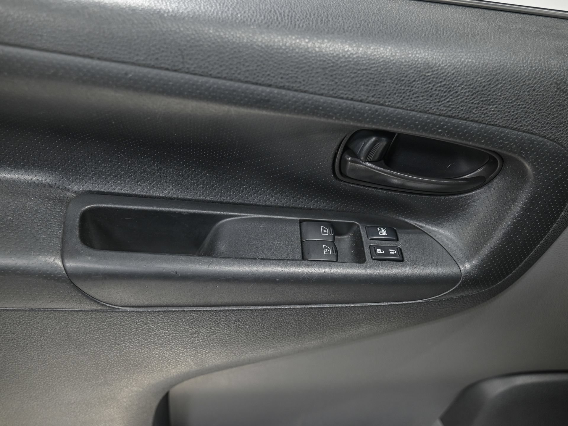 Used 2015 Nissan NV200 SV w/ Exterior Appearance Package FWD image 14