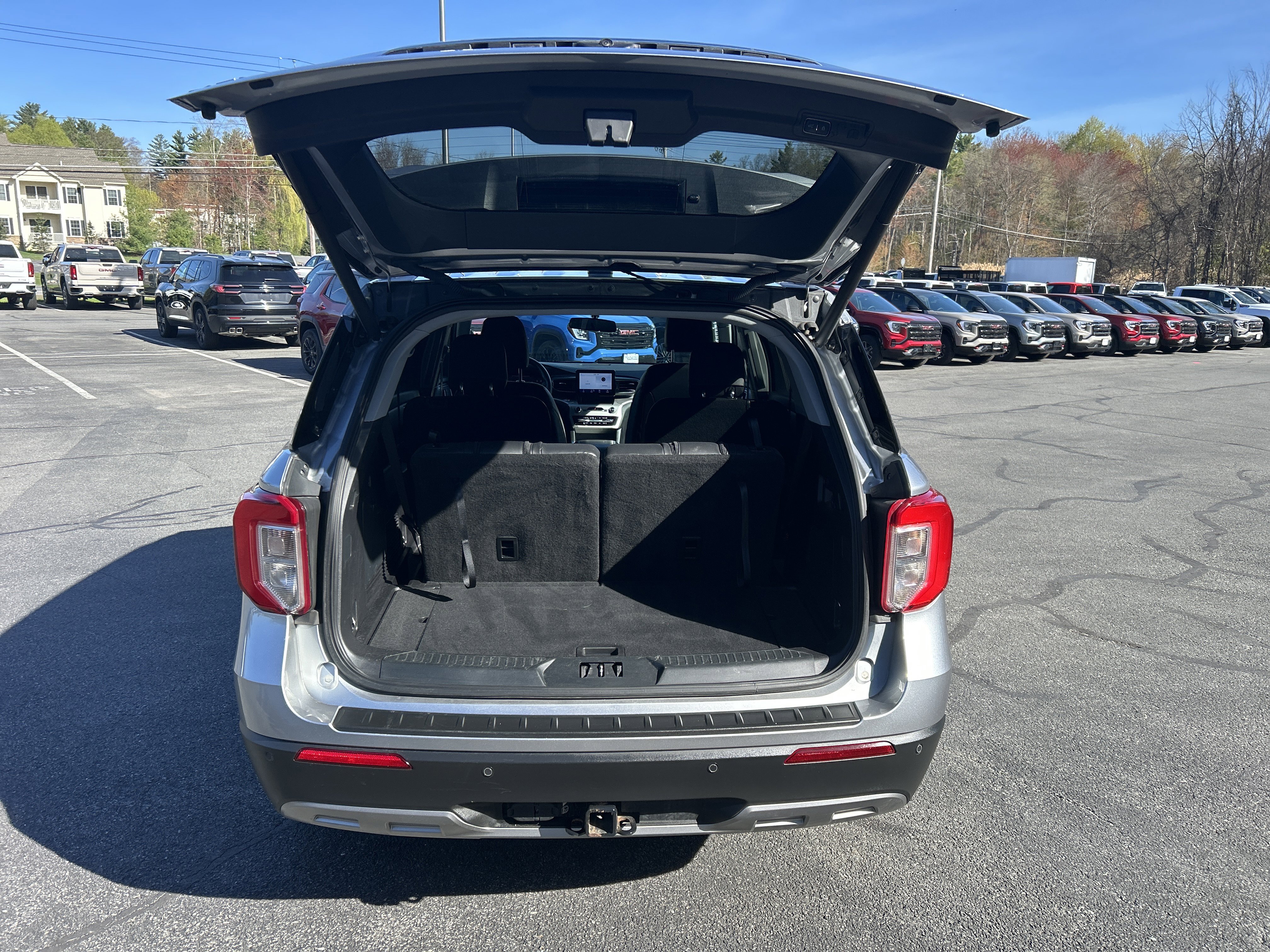Used 2021 Ford Explorer XLT w/ Equipment Group 202A AWD/4WD image 10