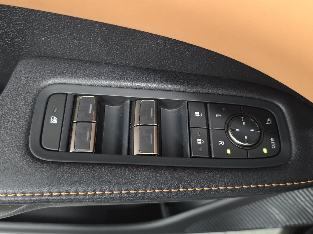 Used 2024 Lexus RX 350 Premium w/ Accessory Package (Z1) FWD image 23