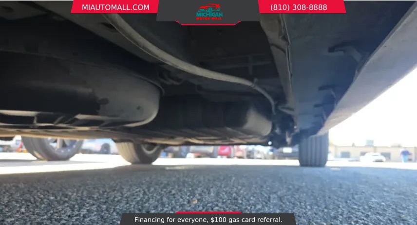 Used 2013 Chrysler Town & Country Touring-L w/ Premium Group image 15