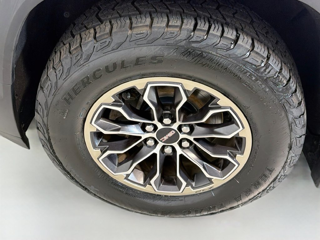 Used 2020 GMC Acadia AT4 w/ GMC Pro Grade Package AWD/4WD image 32