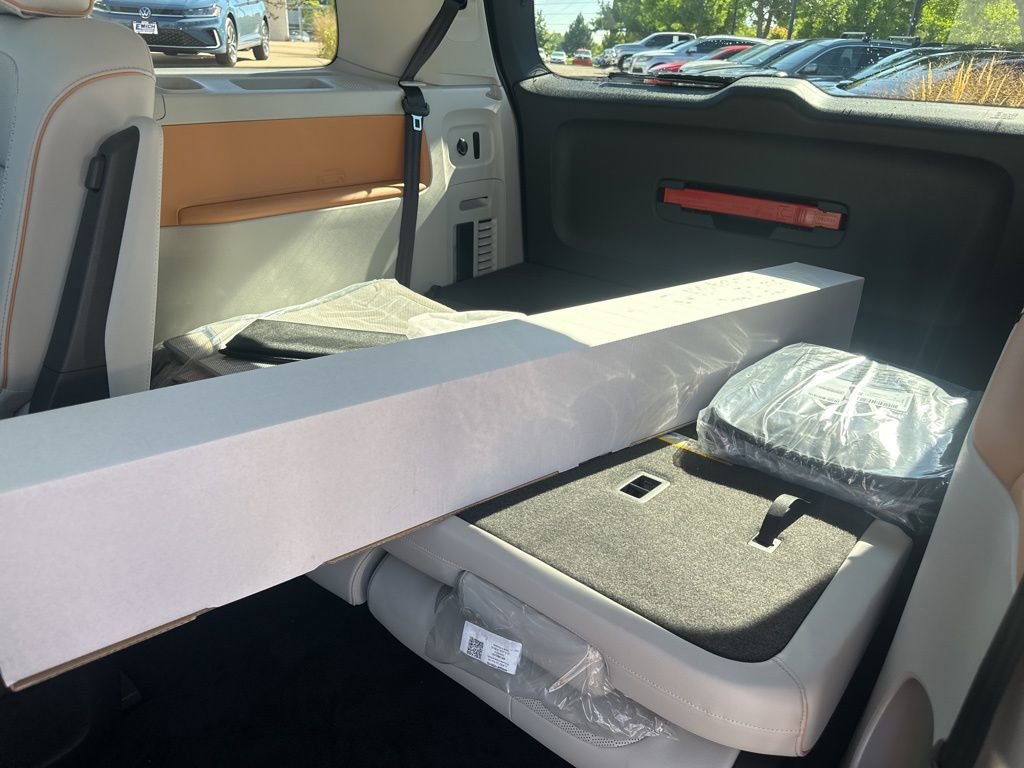 New 2025 Volkswagen ID. Buzz 1st Edition image 22