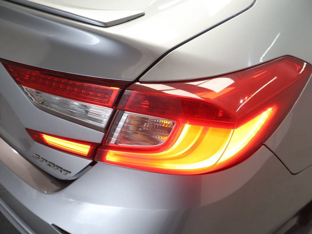 Used 2018 Honda Accord Sport image 31