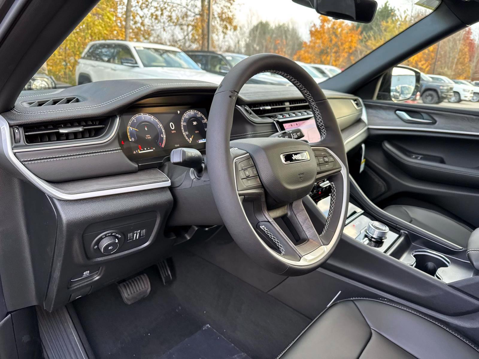 New 2025 Jeep Grand Cherokee Limited image 8