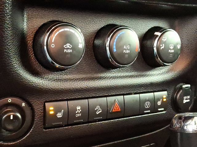 Used 2016 Jeep Wrangler Unlimited Sahara image 16