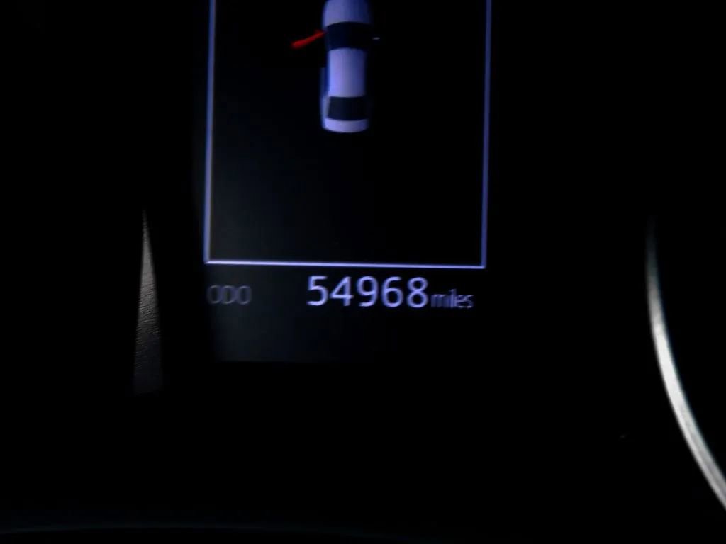 Used 2023 Toyota Camry SE image 17