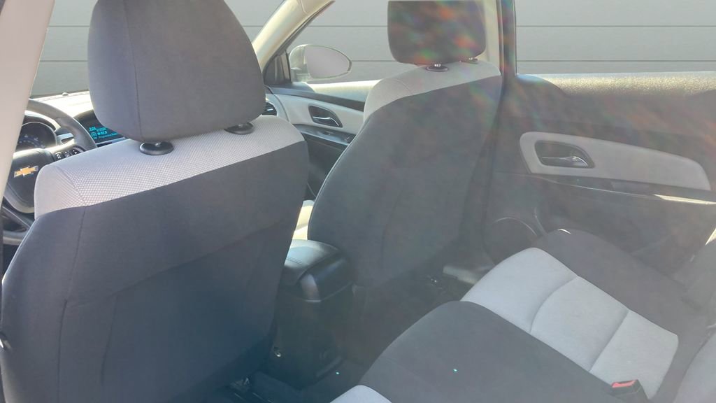 Used 2016 Chevrolet Cruze LS image 23