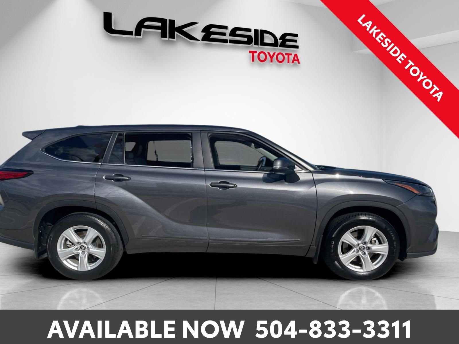 Used 2023 Toyota Highlander LE image 7