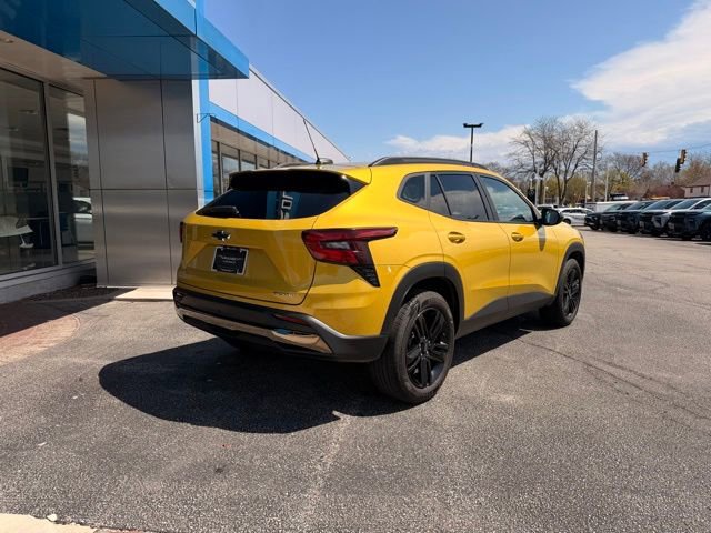 Certified 2024 Chevrolet Trax ACTIV w/ Driver Confidence Package FWD image 7