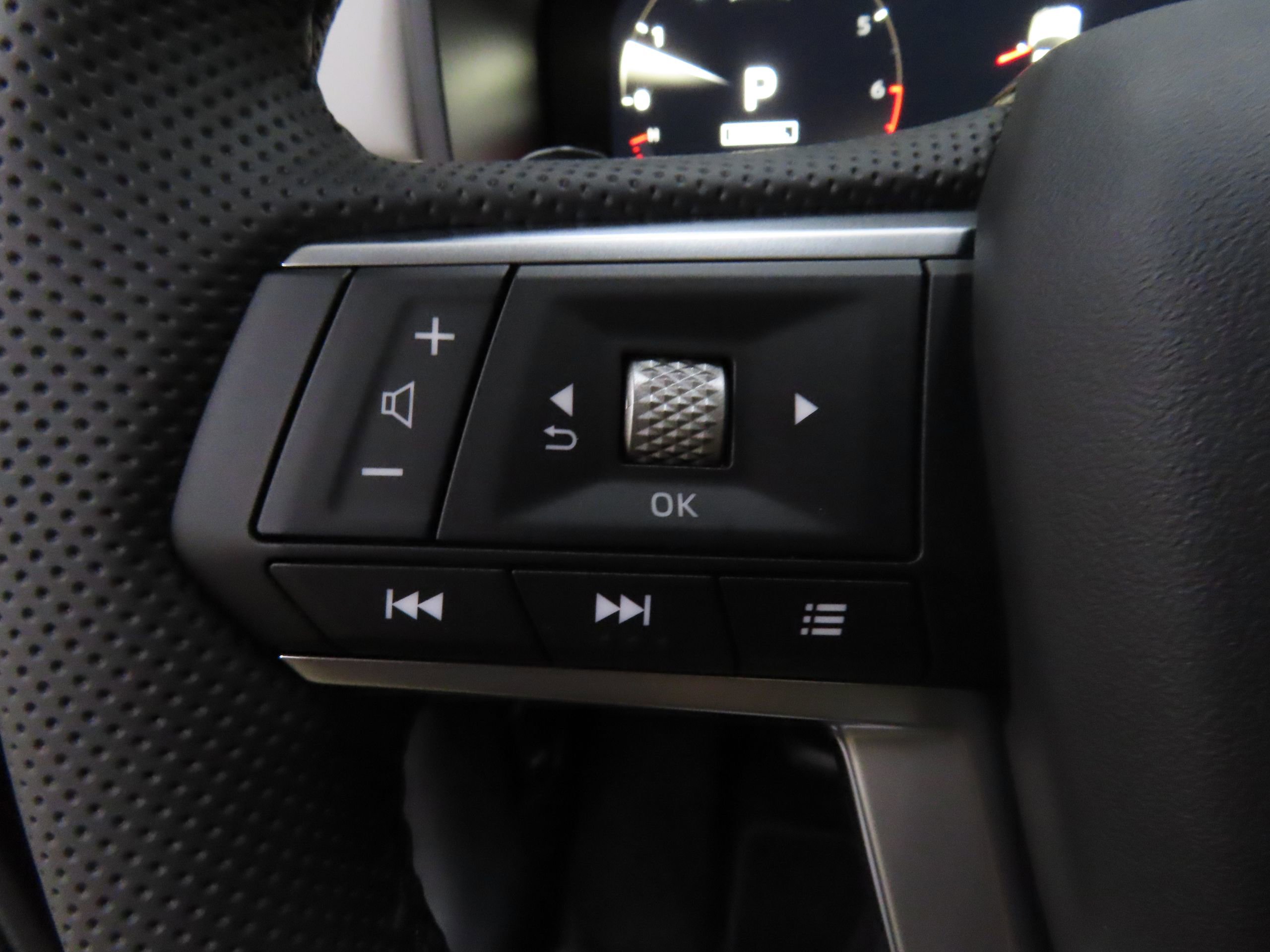 New 2025 Mitsubishi Outlander SE image 12