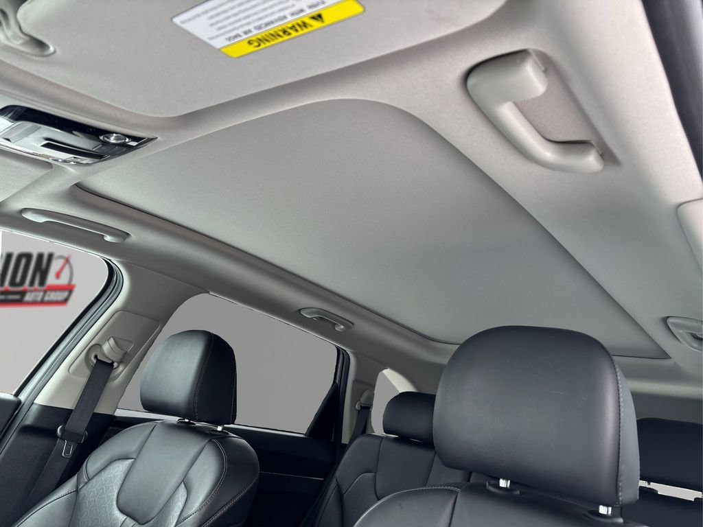 Certified 2022 Kia Sorento S w/ Panoramic Sunroof Package image 20