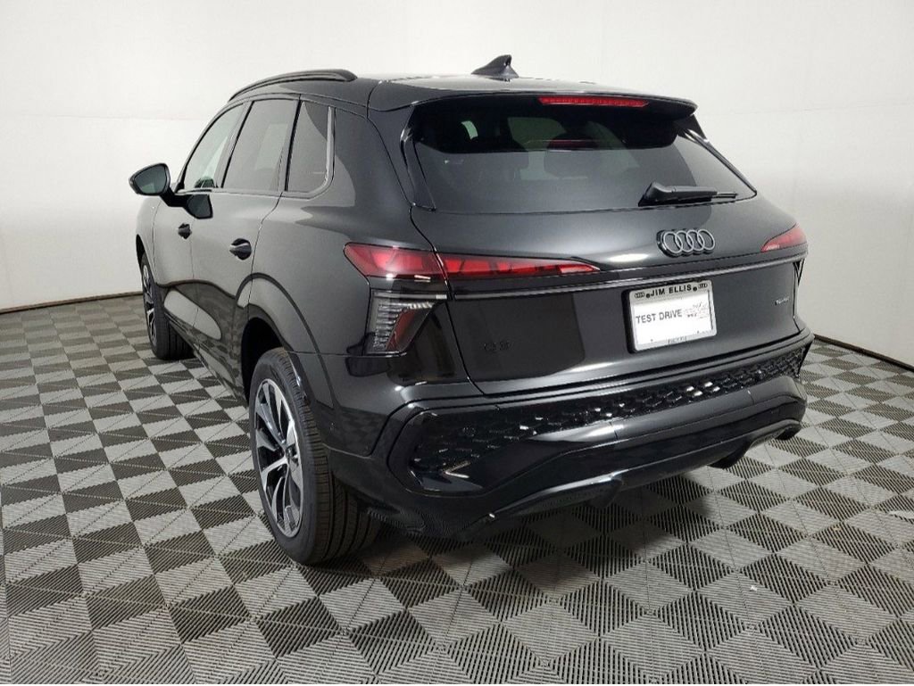 New 2026 Audi Q3 quattro 2.0T AWD/4WD image 4