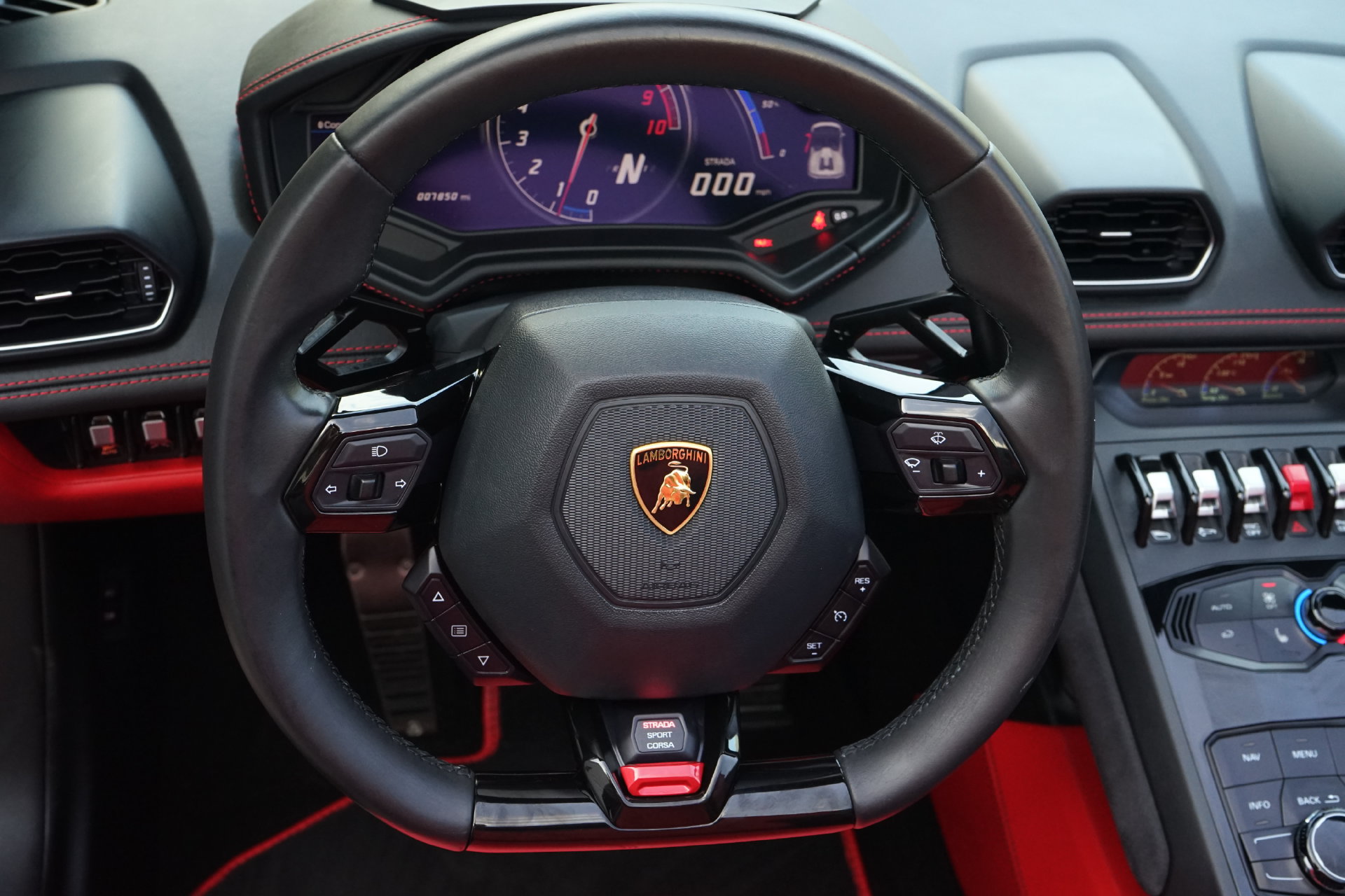 Used 2017 Lamborghini Huracan LP 610-4 AWD/4WD image 13
