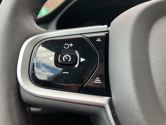 Certified 2025 Volvo V60 B5 Cross Country Plus AWD/4WD image 31