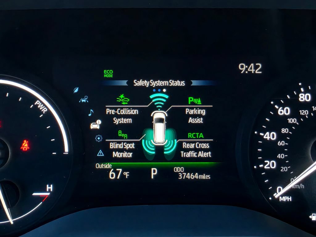 Used 2025 Toyota Sienna XLE FWD image 31