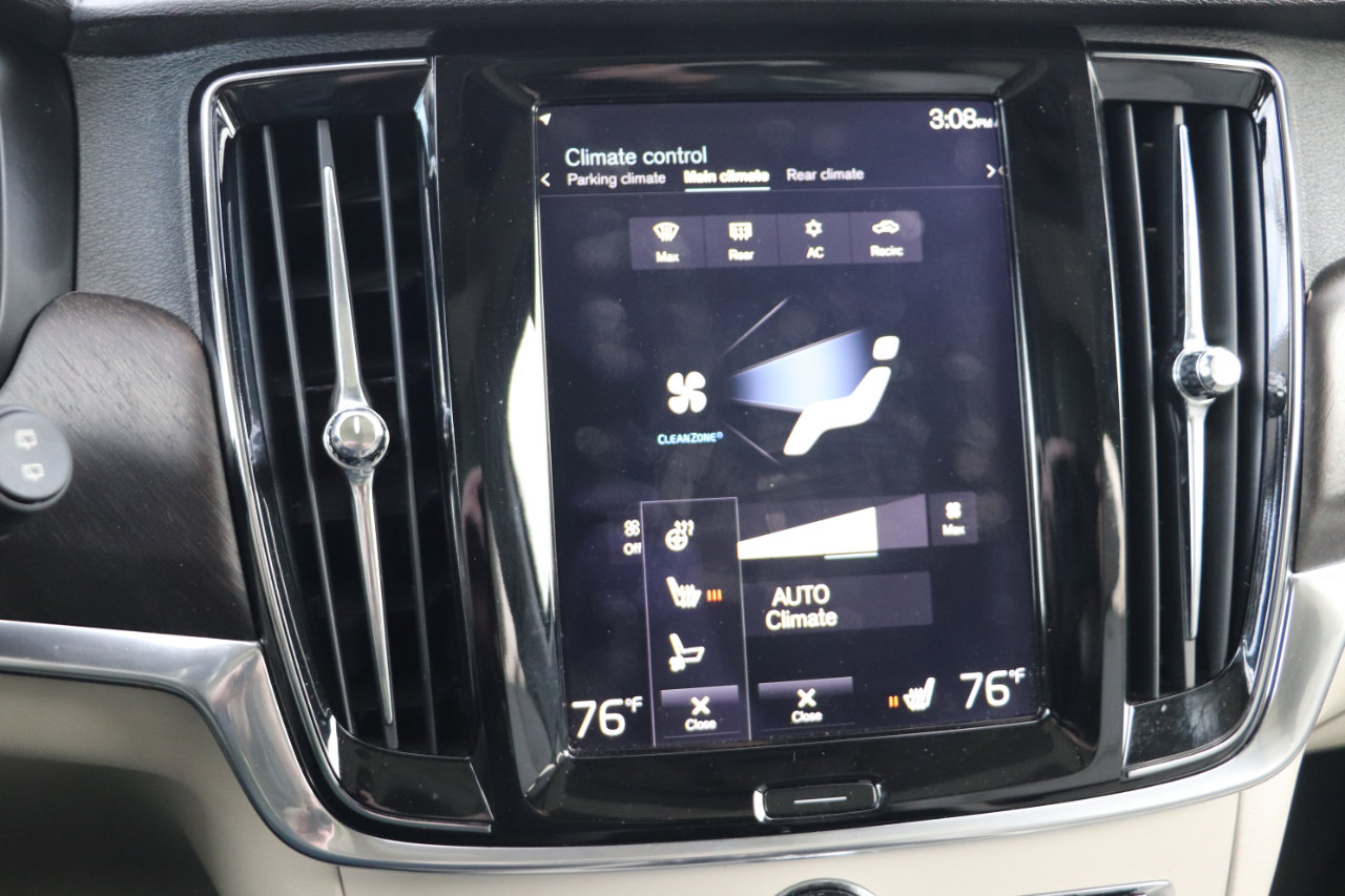 Used 2017 Volvo V90 T6 Cross Country image 32