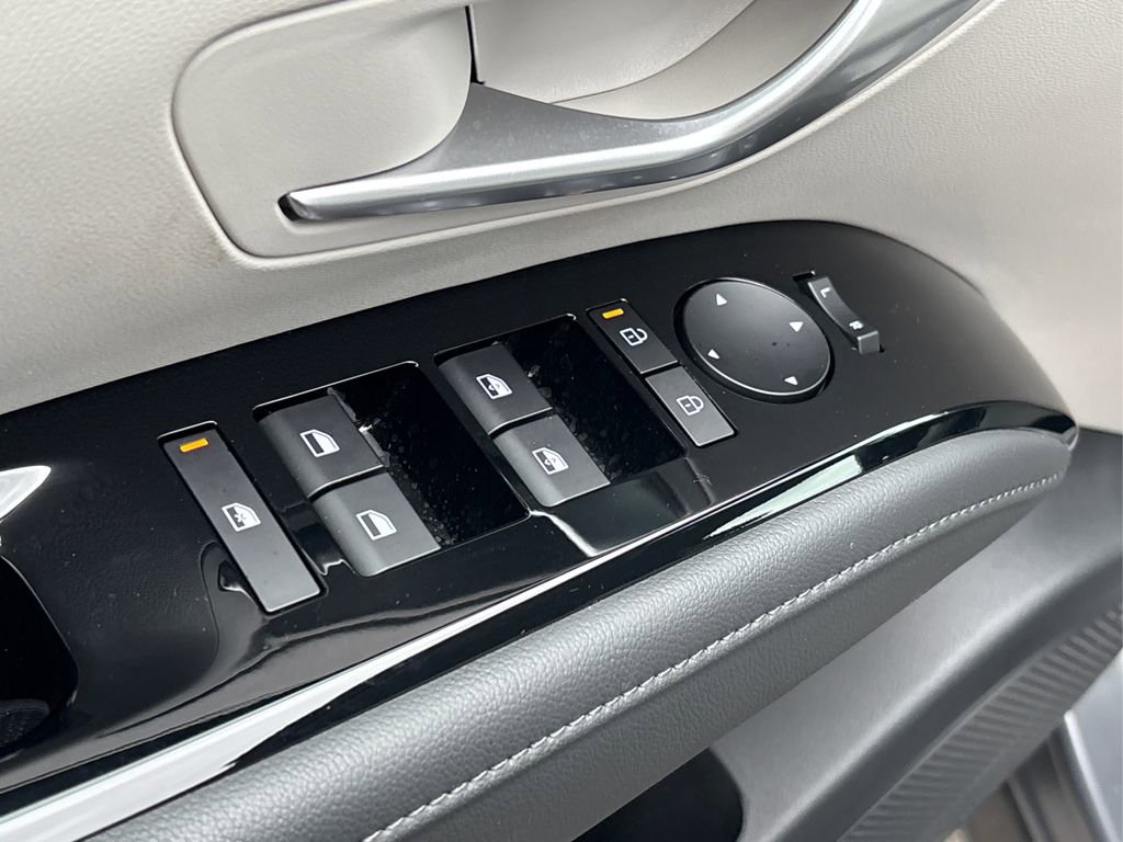 Used 2025 Hyundai Tucson Limited image 30