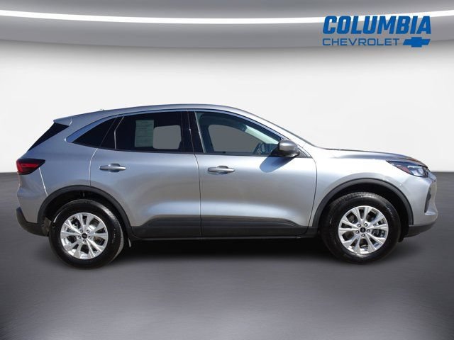 Used 2023 Ford Escape Active w/ Tech Pack #2 AWD/4WD image 2