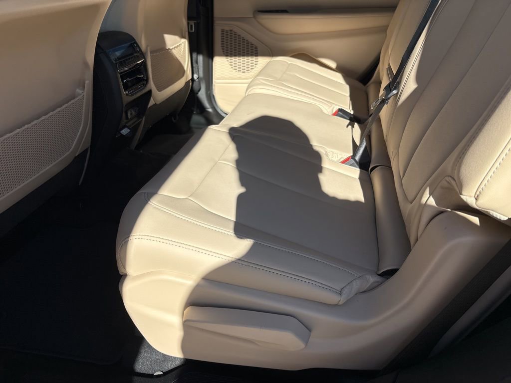 New 2025 Jeep Grand Cherokee L Limited w/ Black Appearance Package image 19