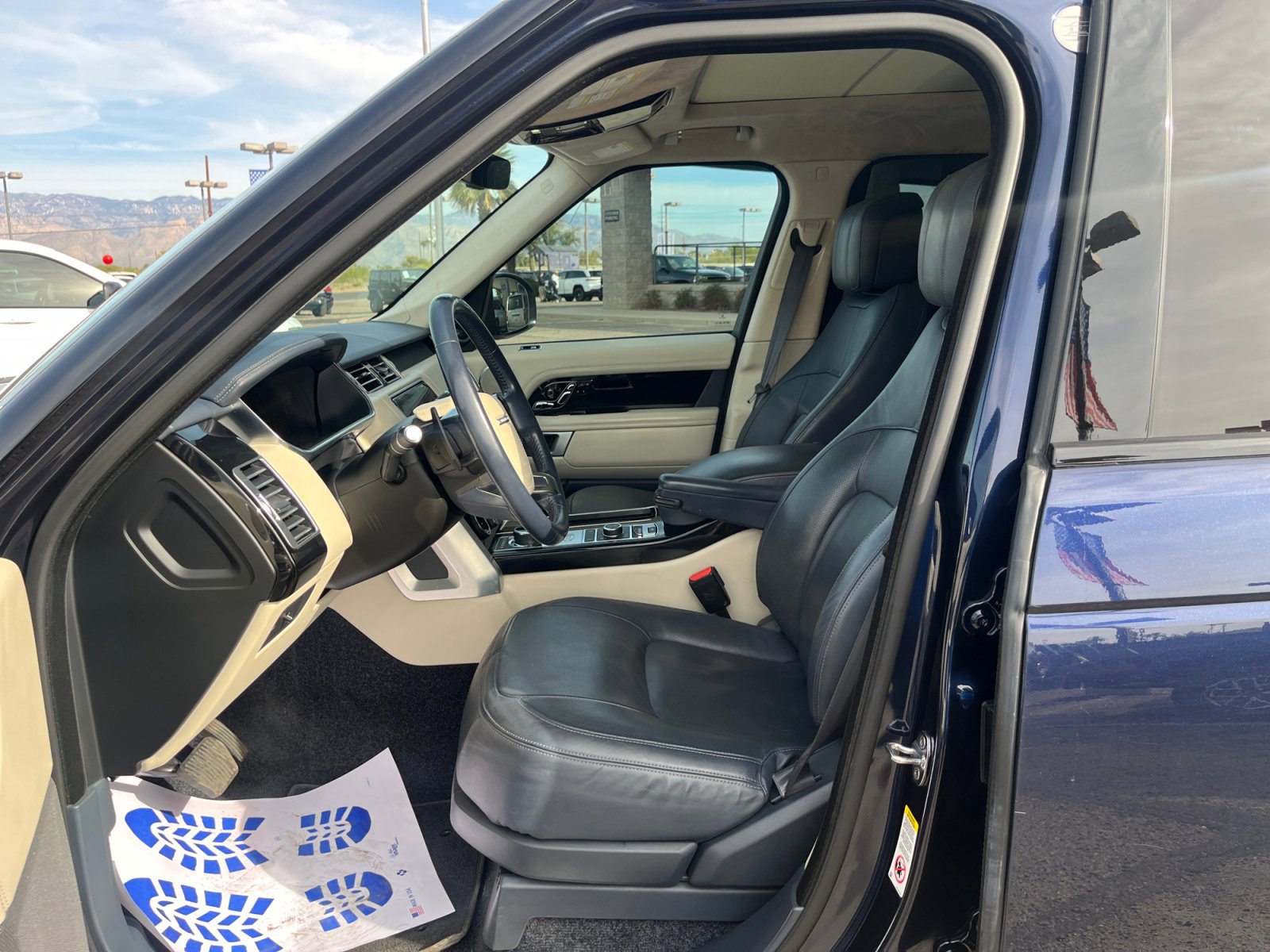 Used 2018 Land Rover Range Rover Long Wheelbase Supercharged image 14