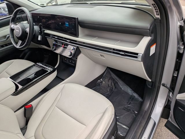 Used 2025 Hyundai Tucson Limited image 36