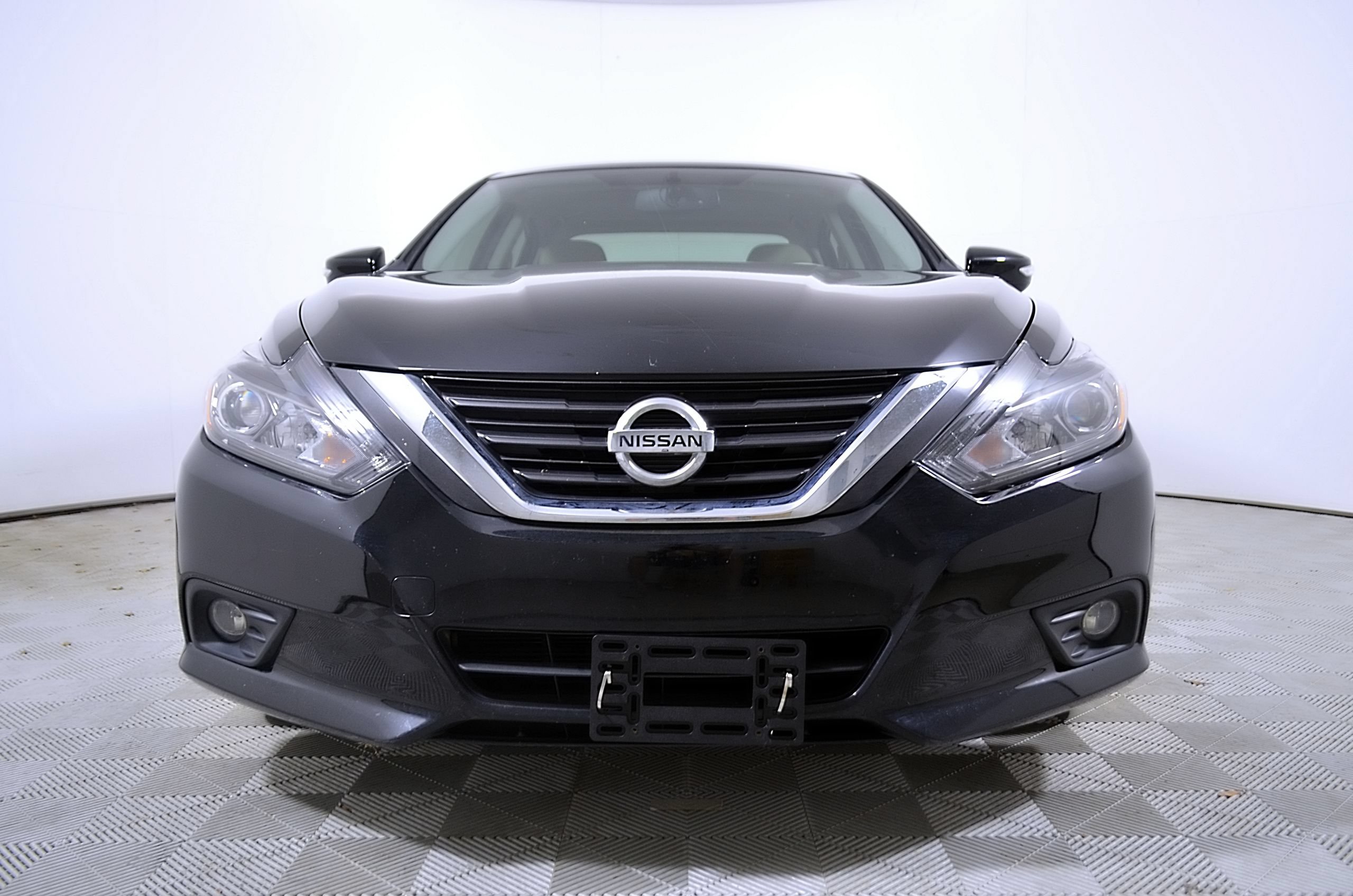 Used 2016 Nissan Altima 2.5 SL w/ 2.5 Technology w/LED Package FWD image 5