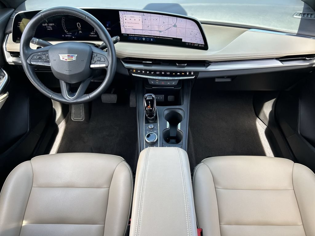 Used 2024 Cadillac XT4 Luxury w/ Cold Weather Package FWD image 21