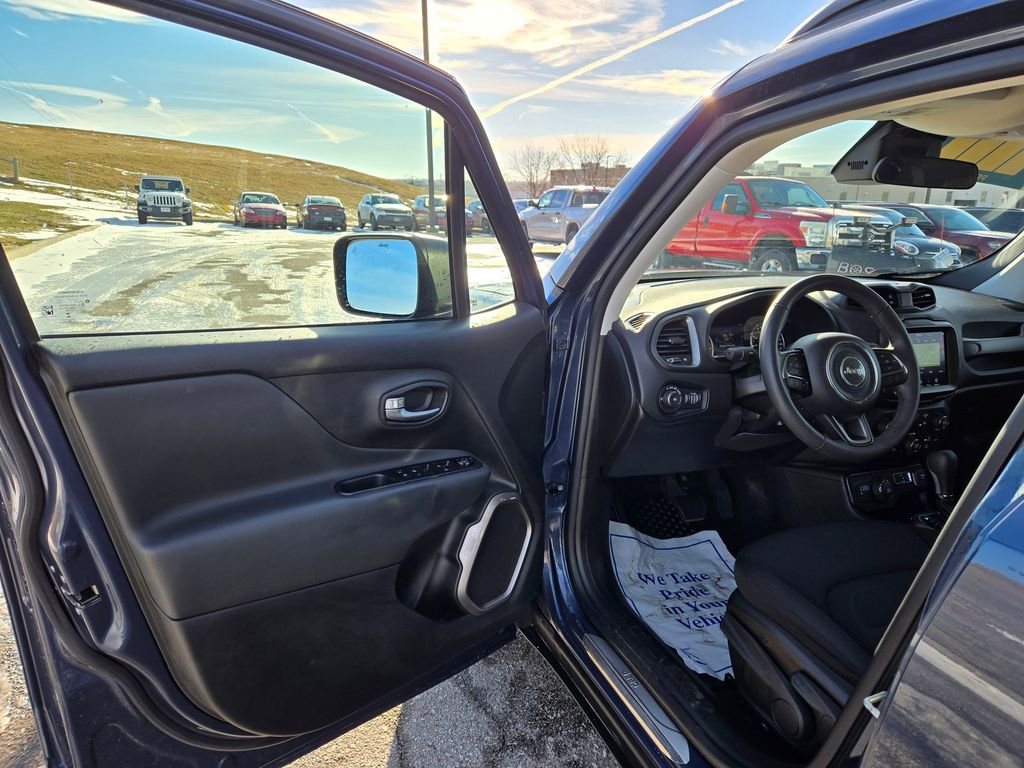 Used 2022 Jeep Renegade Latitude image 12