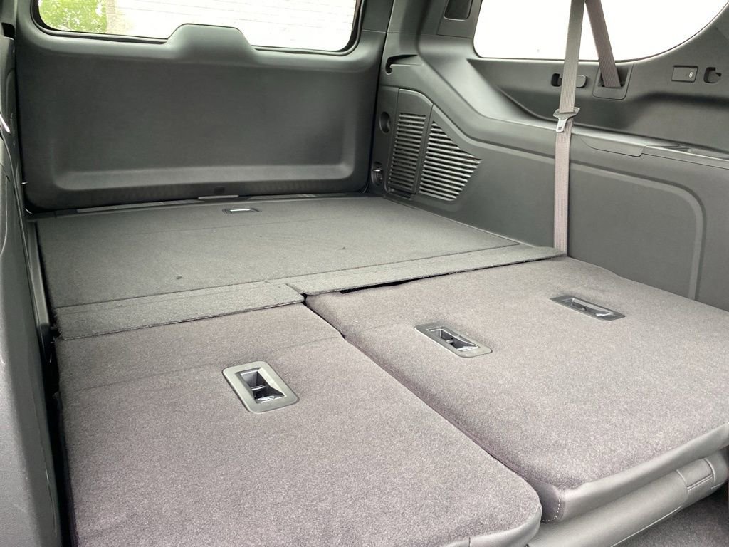 New 2025 Chevrolet Suburban Premier image 38