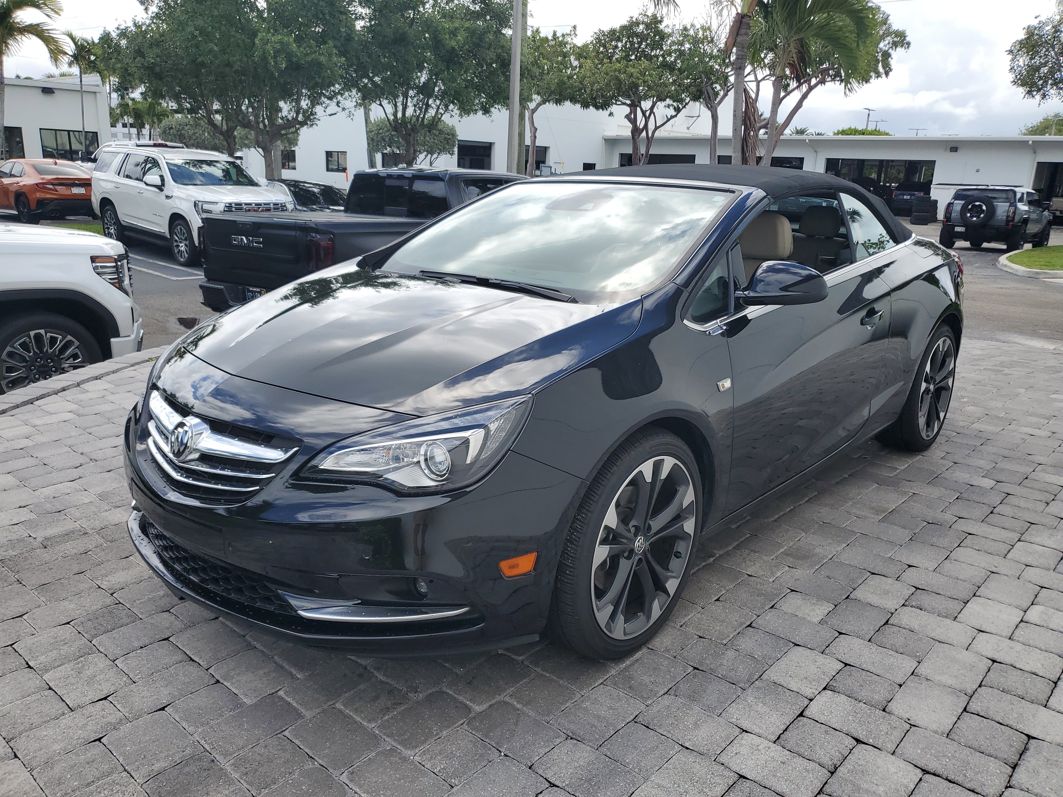 Used 2018 Buick Cascada Premium image 3
